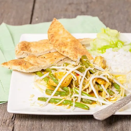 Recept: Zoetzure kip met naanbrood