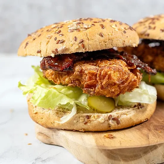 Recept: Krokante kipburgers