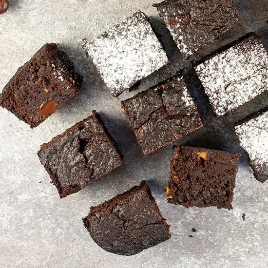 Brownies met walnoten en dadels
