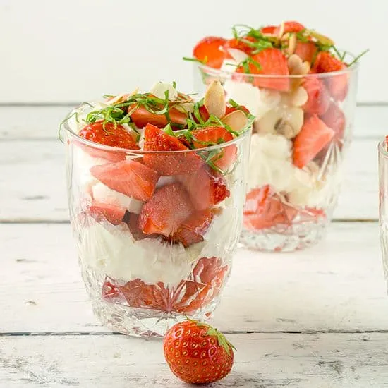 Aardbeien-mascarpone toetje