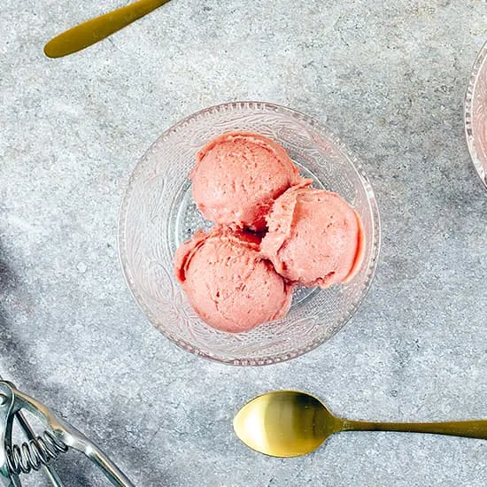Rabarbersorbet met vanille