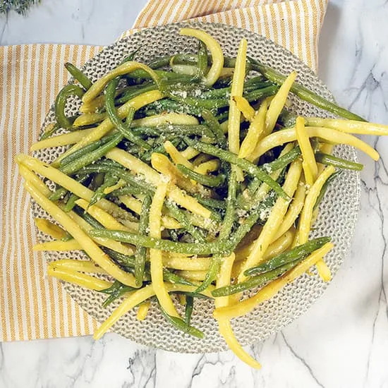 Recept: Sperziebonen met knoflook en Parmezaanse kaas