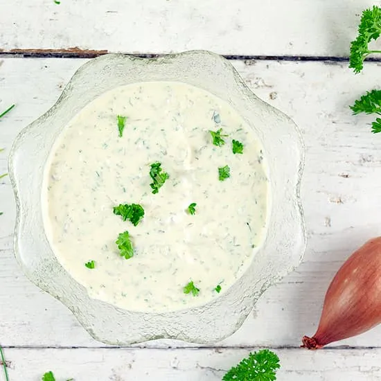 Recept: Zelf ravigottesaus maken