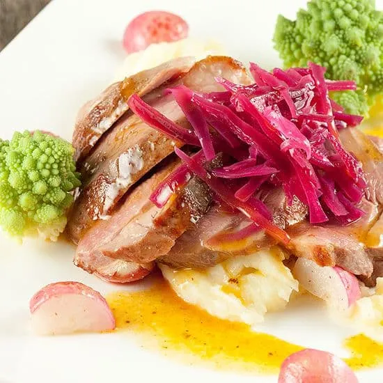 Malse eendenborst met romanesco