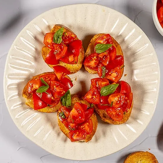 Recept: Bruschetta tomaat en basilicum
