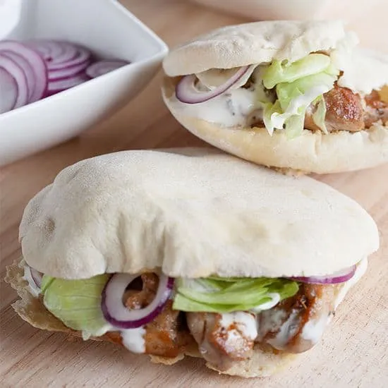 Recept: Kipshoarma met pitabrood