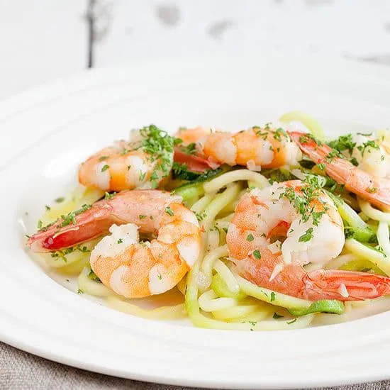 Recept: Courgetti met gamba's en kokos