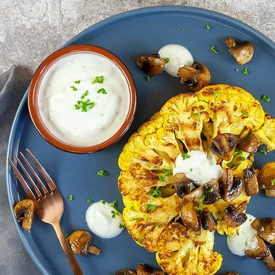 Recept: Bloemkoolsteak met champignons
