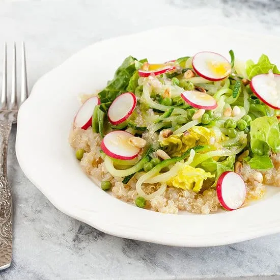 Recept: Quinoasalade met radijs en courgette