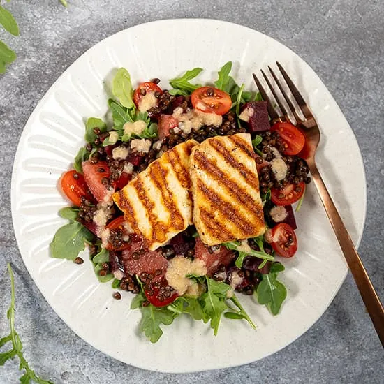 Recept: Linzensalade met halloumi