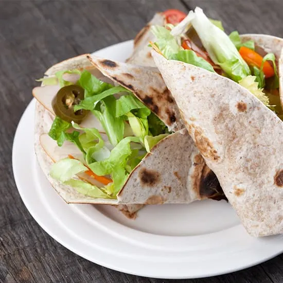 Recept: Lunch wrap met kip en jalapeños