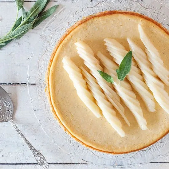 Recept: Cheesecake met peer en salie