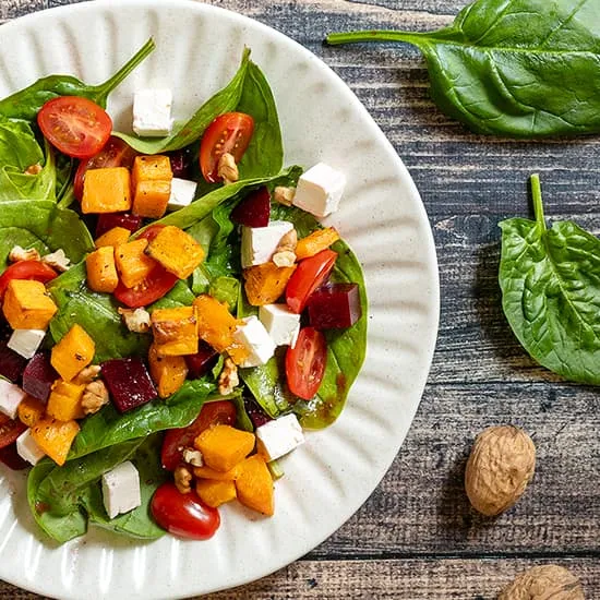 Recept: Spinaziesalade met zoete aardappel