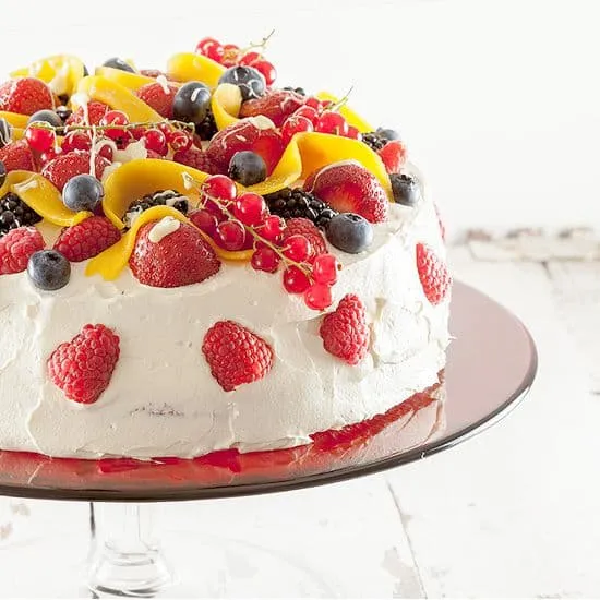 Recept: Feesttaart met zomervruchten