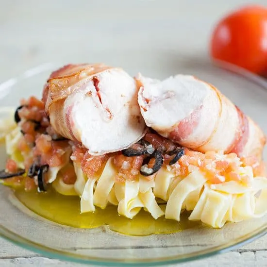 Recept: Kip omwikkeld met spek