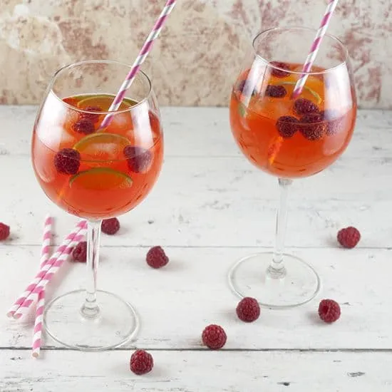 Recept: Aperol cocktail met limoen en frambozen