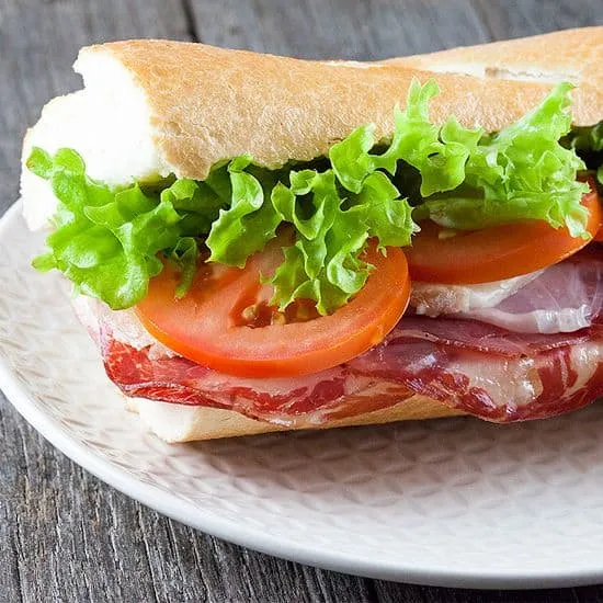 Recept: Italiaanse sandwich met 3 soorten vlees