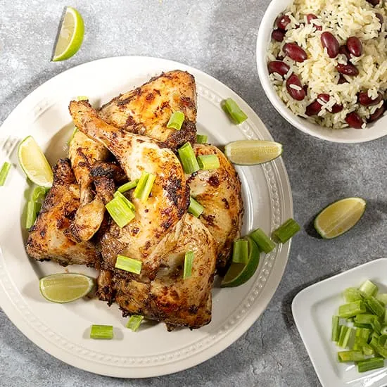 Recept: Jamaicaanse kip met rijst en bonen