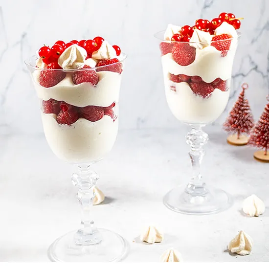 Vanille mousse met rood fruit