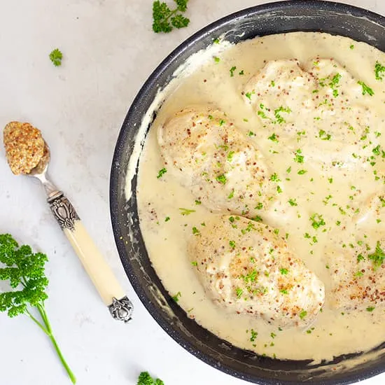 Recept: Kip in mosterdroomsaus