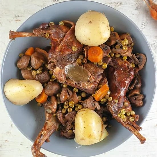 Konijn met sinaasappel uit de slowcooker