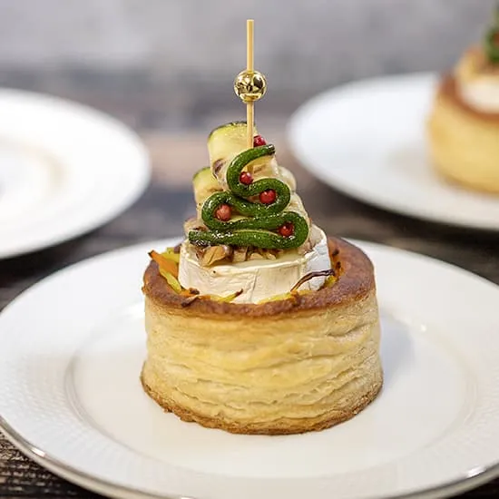 Recept: Vegetarische kerst pasteitjes met prei en geitenkaas