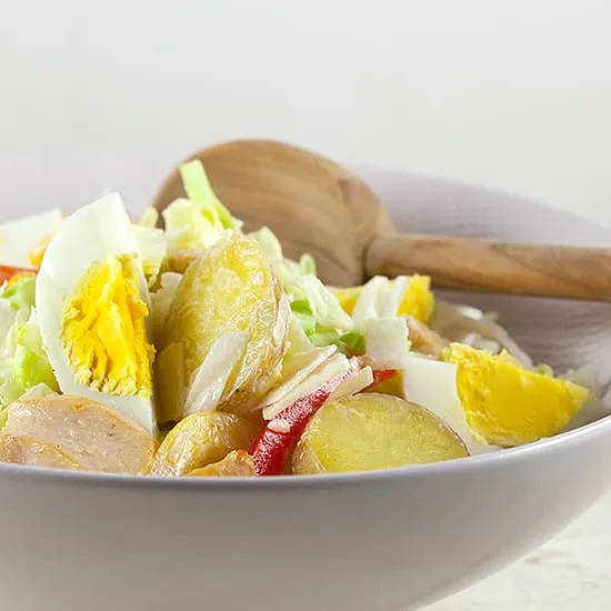 Recept: Maaltijdsalade met kip en yoghurt dressing