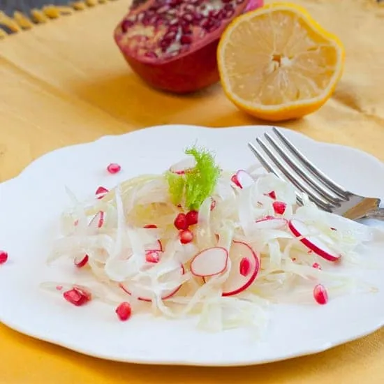 Recept: Venkelsalade met radijsjes en granaatappel