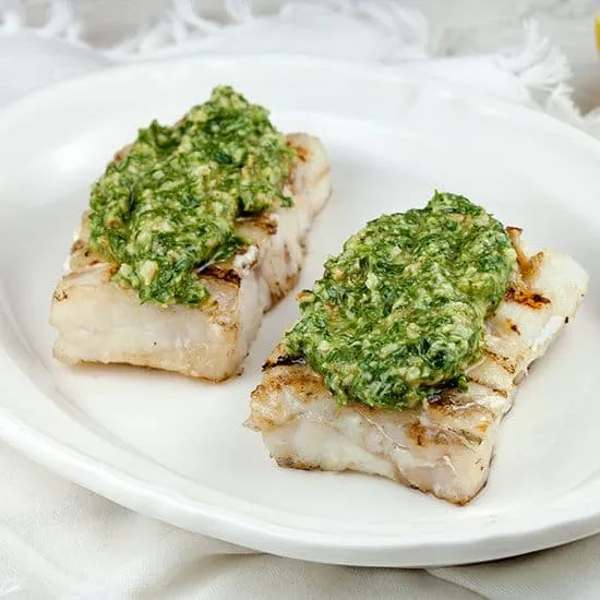 Barbecue kabeljauw met walnotenpesto