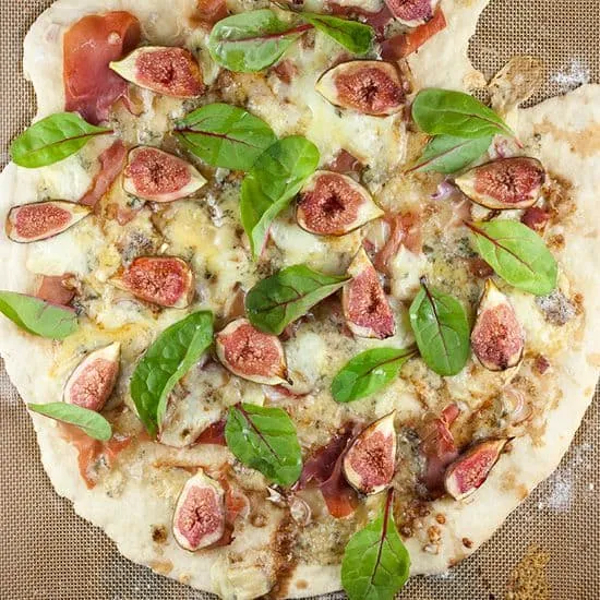Recept: Pizza met verse vijgen