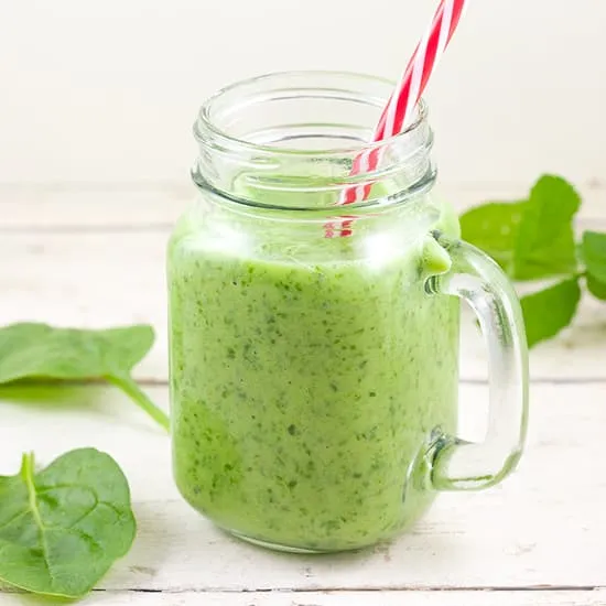 Recept: Groene smoothie met spinazie en banaan