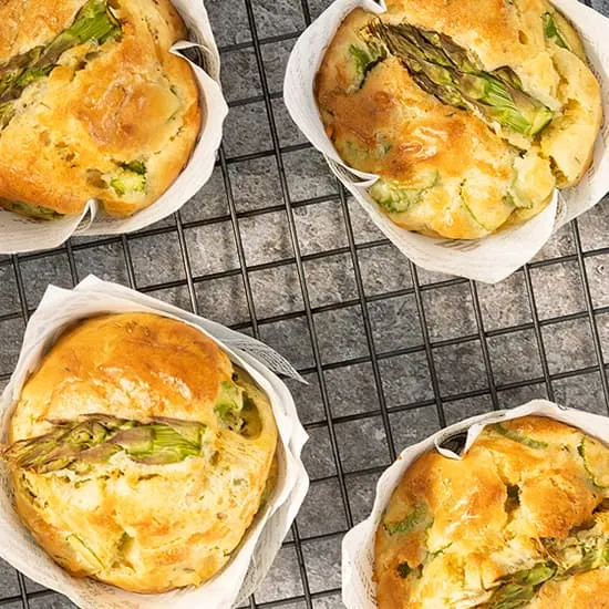 Recept: Hartige muffins met groene asperges