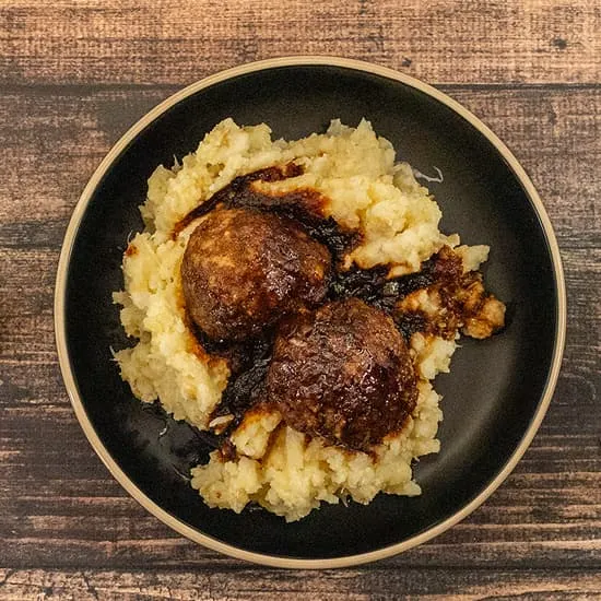 Recept: Bloemkoolstamppot met gehaktballen