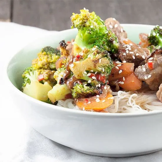 Recept: Rundvlees met broccoli en hoisinsaus uit de wok