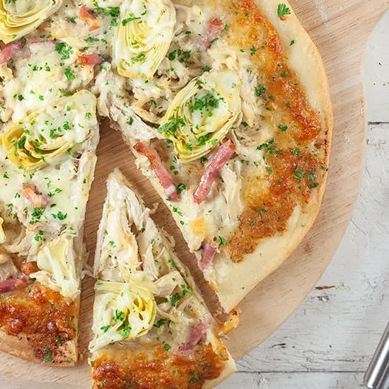 Recept: Kip alfredo pizza
