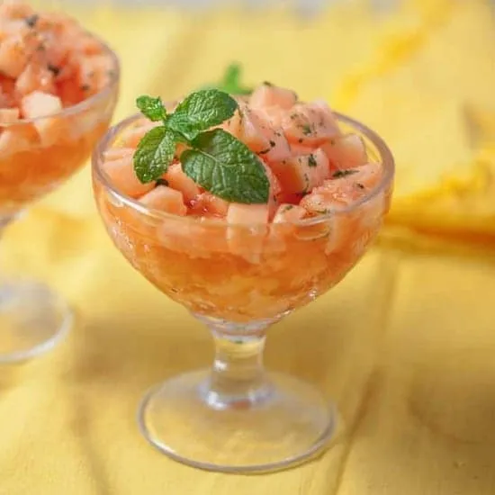 Cantaloupe met limoen, munt en honing