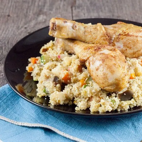 Recept: Couscous met groenten en kippenpoten