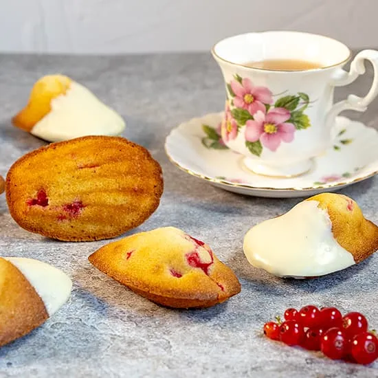 Recept: Madeleines met aalbessen