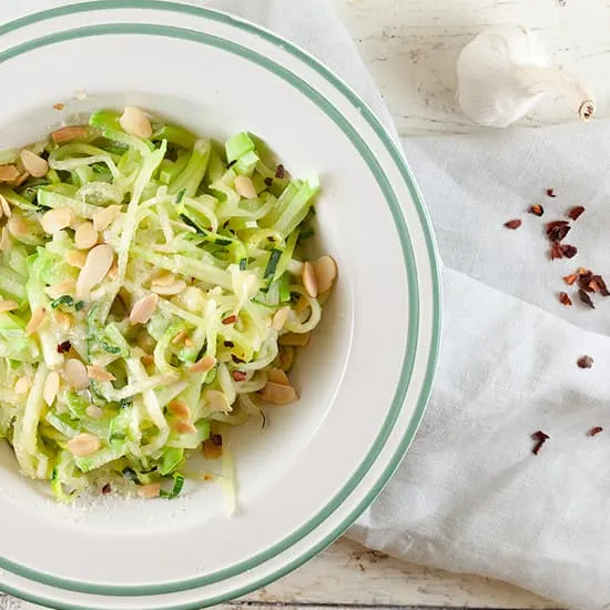 Recept: Gebakken witte courgette met kaas