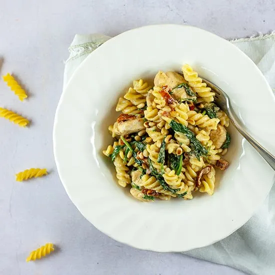 Pasta met kip en romige spinazie