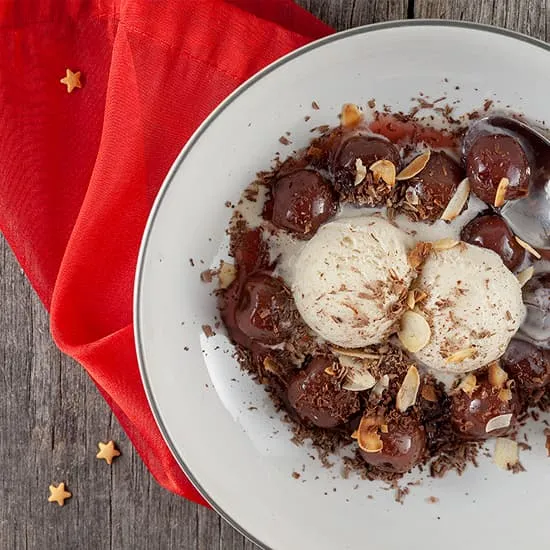 Recept: Vanille ijs met warme kersen