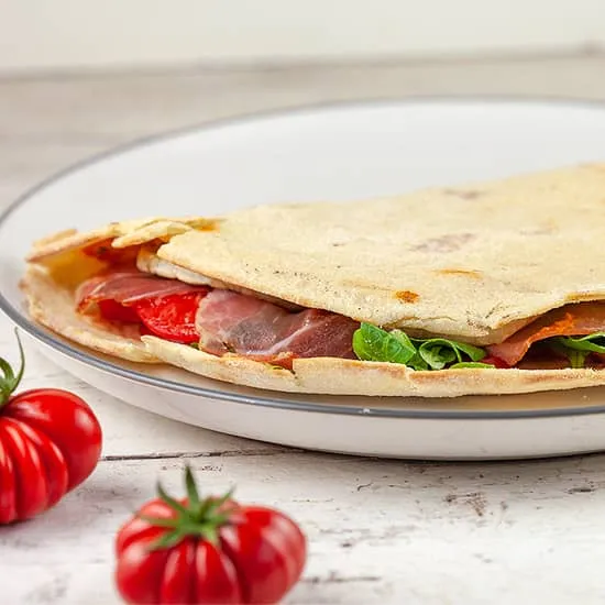 Recept: Piadina met tomaat en gegrilde aubergine