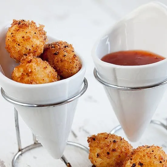 Recept: Gefrituurde mini mozzarella balletjes