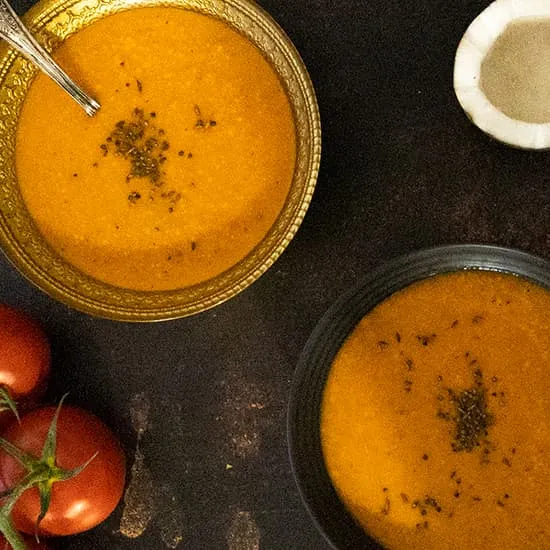 Recept: Indiase tomaten-kokossoep