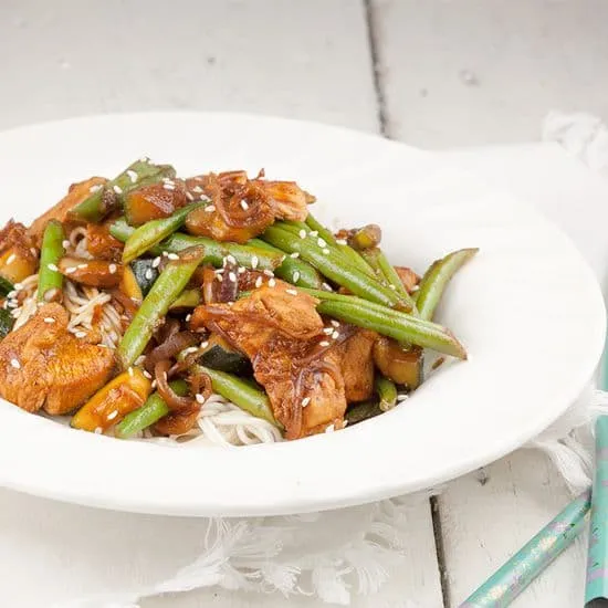 Recept: Gewokte kip met sperziebonen