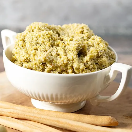 Recept: Olijventapenade met knoflook en kappertjes