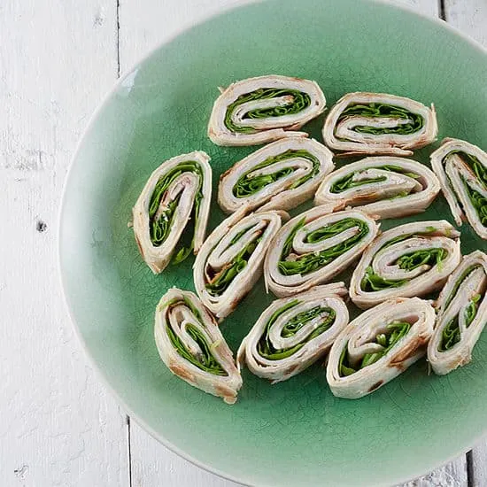 Recept: Supersnelle tortilla rolletjes met kip