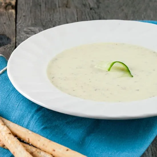 Recept: Romige komkommer-courgette soep