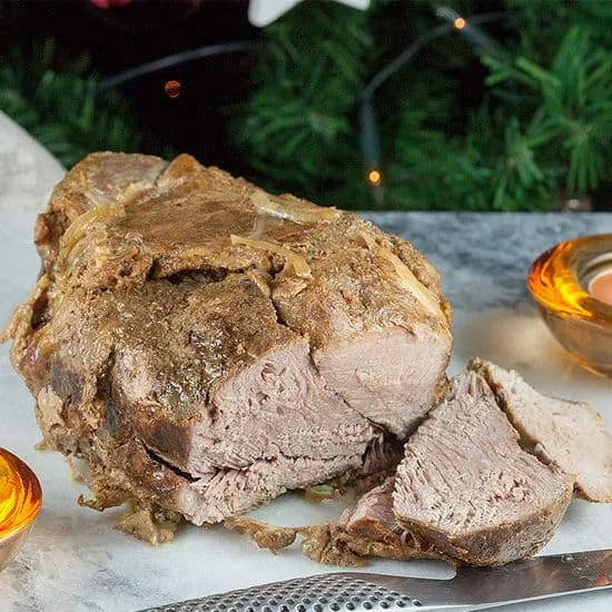 Recept: Langzaam gegaarde lamsbout zonder been