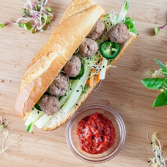 Recept: Stokbroodje met mini gehaktballetjes
